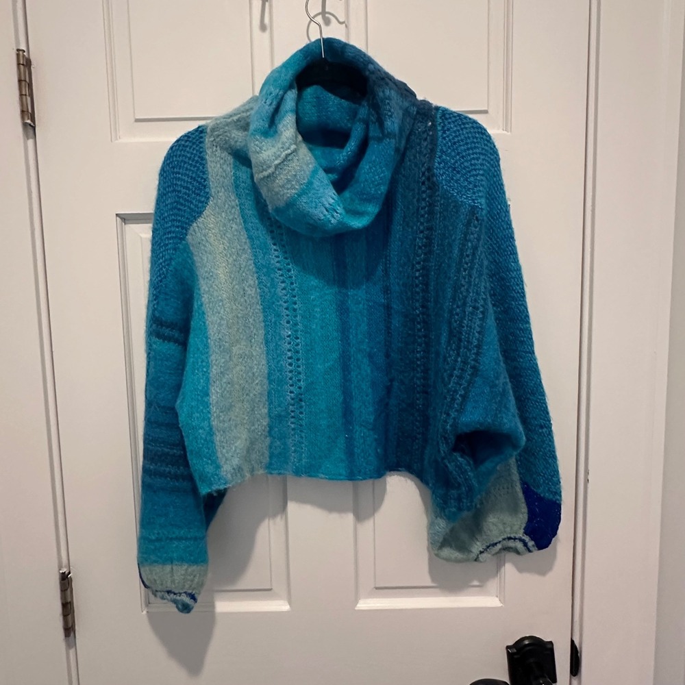 Free People Blue Alpaca Blend Cowl Neck Cropped Balloon Sleeve Sweater XS/S